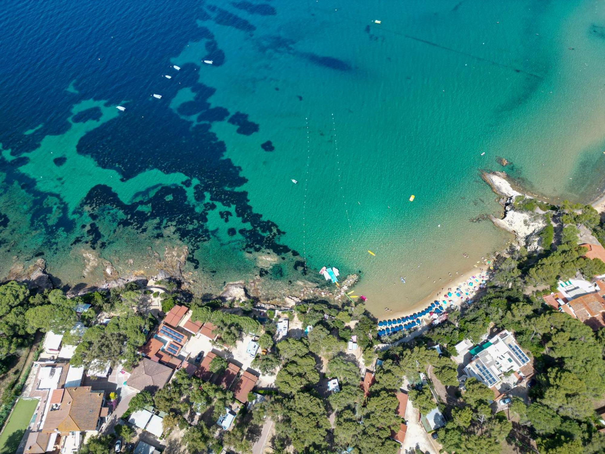 Camping Village Le Calanchiole Каполивери Екстериор снимка
